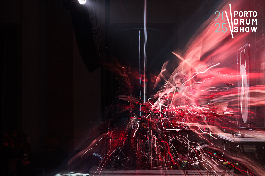 Porto Drum Show 2025 (fotos criativas) 15 15 11 25 Rui Bandeira Fotografia RB4 1656 FX Rui Bandeira Fotografia Fotografia de produto e comercial - Fotografia de concertos Porto Drum Show 2025 (fotos criativas)