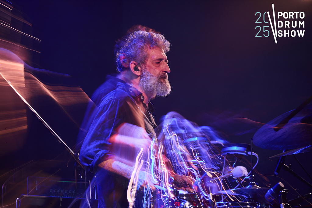 Porto Drum Show 2025 (fotos criativas) 35 15 11 25 Rui Bandeira Fotografia RB4 1779 FX Rui Bandeira Fotografia Fotografia de produto e comercial - Fotografia de concertos Porto Drum Show 2025 (fotos criativas)