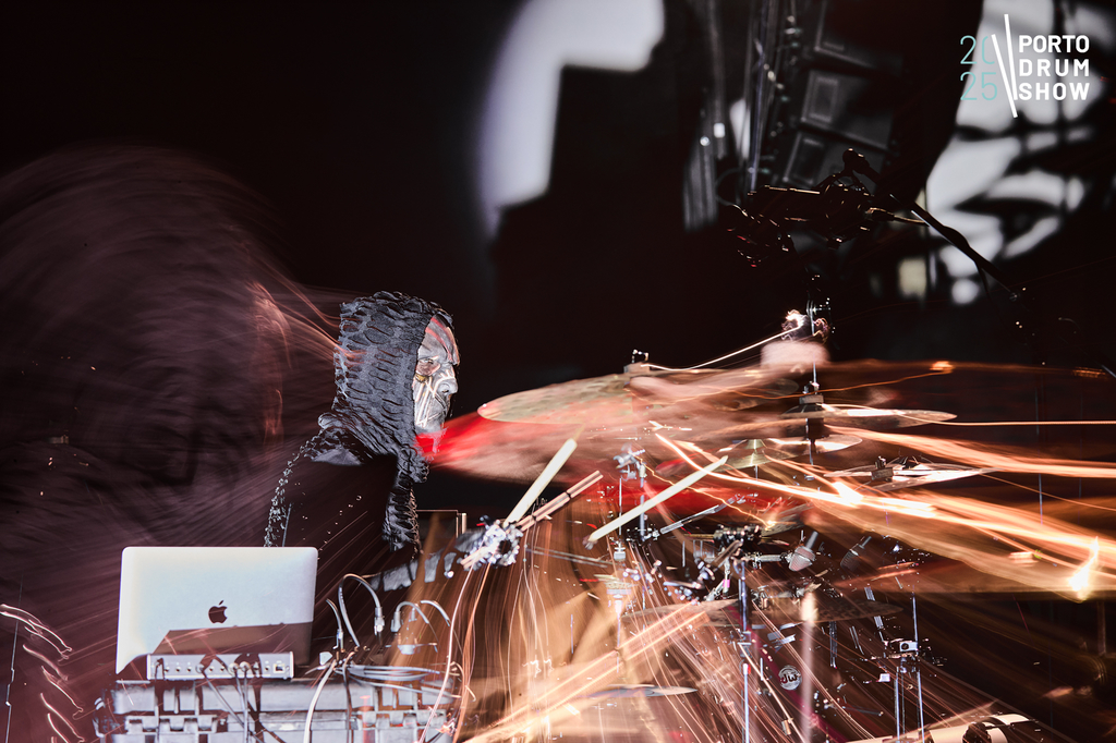 Porto Drum Show 2025 (fotos criativas) 31 15 11 25 Rui Bandeira Fotografia RB4 2307 Rui Bandeira Fotografia Fotografia de produto e comercial - Fotografia de concertos Porto Drum Show 2025 (fotos criativas)