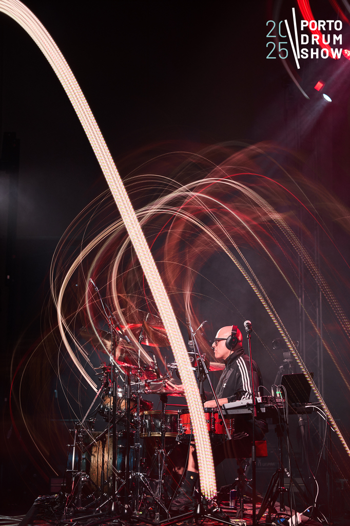 Porto Drum Show 2025 (fotos criativas) 41 16 11 25 Rui Bandeira Fotografia RB4 3404 Rui Bandeira Fotografia Fotografia de produto e comercial - Fotografia de concertos Porto Drum Show 2025 (fotos criativas)
