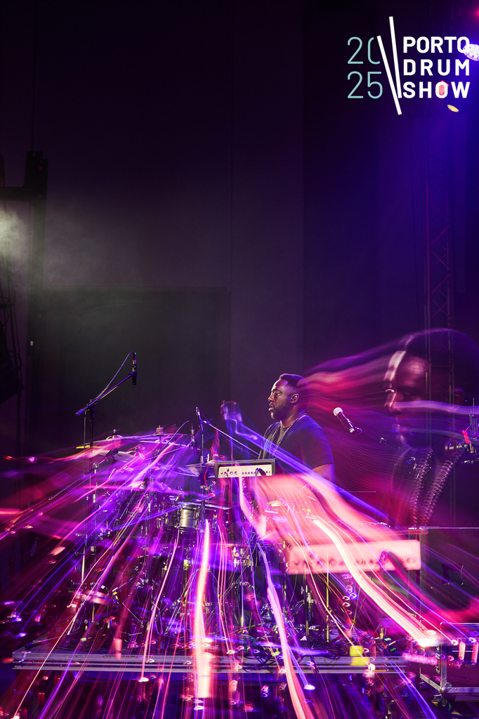Porto Drum Show 2025 (fotos criativas) 71 16 11 25 Rui Bandeira Fotografia RB4 3792 Rui Bandeira Fotografia Fotografia de produto e comercial - Fotografia de concertos Porto Drum Show 2025 (fotos criativas)