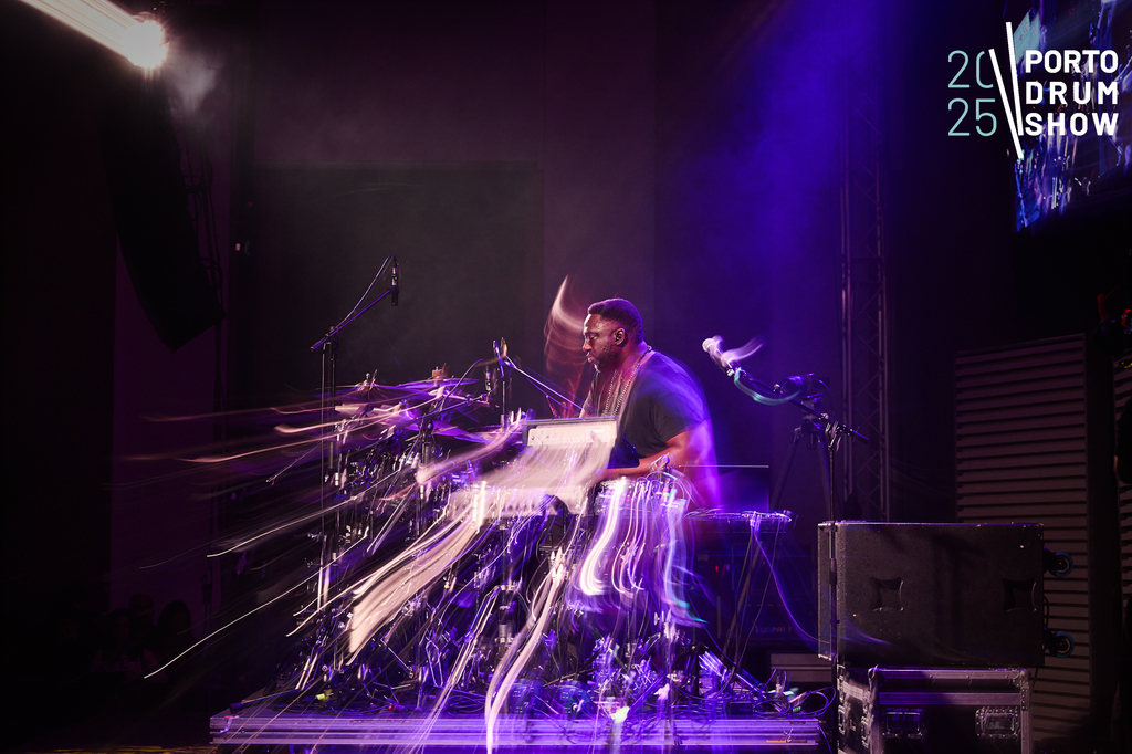 Porto Drum Show 2025 (fotos criativas) 69 16 11 25 Rui Bandeira Fotografia RB4 3795 Rui Bandeira Fotografia Fotografia de produto e comercial - Fotografia de concertos Porto Drum Show 2025 (fotos criativas)