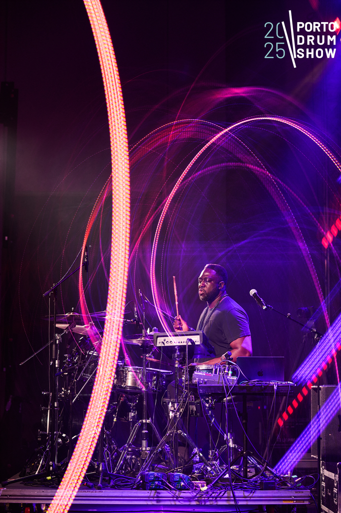 Porto Drum Show 2025 (fotos criativas) 65 16 11 25 Rui Bandeira Fotografia RB4 3801 Rui Bandeira Fotografia Fotografia de produto e comercial - Fotografia de concertos Porto Drum Show 2025 (fotos criativas)