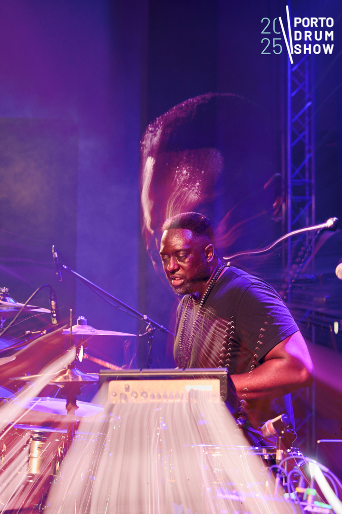 Porto Drum Show 2025 (fotos criativas) 63 16 11 25 Rui Bandeira Fotografia RB4 3904 Rui Bandeira Fotografia Fotografia de produto e comercial - Fotografia de concertos Porto Drum Show 2025 (fotos criativas)