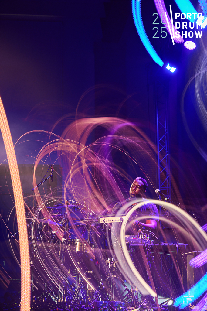 Porto Drum Show 2025 (fotos criativas) 73 16 11 25 Rui Bandeira Fotografia RB4 3942 Rui Bandeira Fotografia Fotografia de produto e comercial - Fotografia de concertos Porto Drum Show 2025 (fotos criativas)