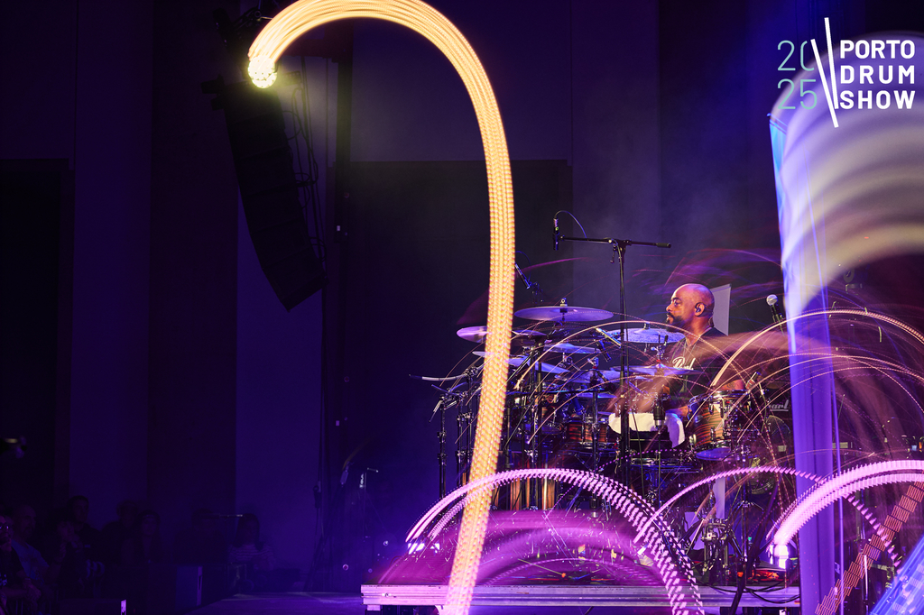 Porto Drum Show 2025 (fotos criativas) 81 16 11 25 Rui Bandeira Fotografia RB4 4772 Rui Bandeira Fotografia Fotografia de produto e comercial - Fotografia de concertos Porto Drum Show 2025 (fotos criativas)